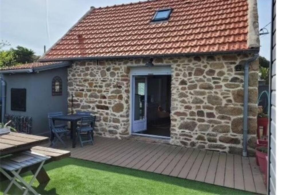 Holiday home Maison De Pecheur Et Son Loft A 300 M De La Trevou-Treguignec